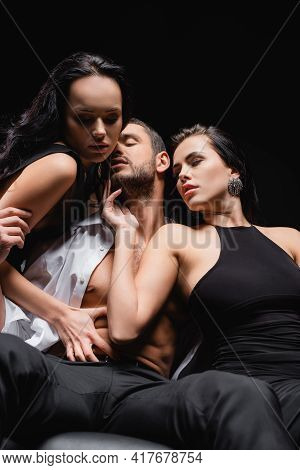 women seducing other women