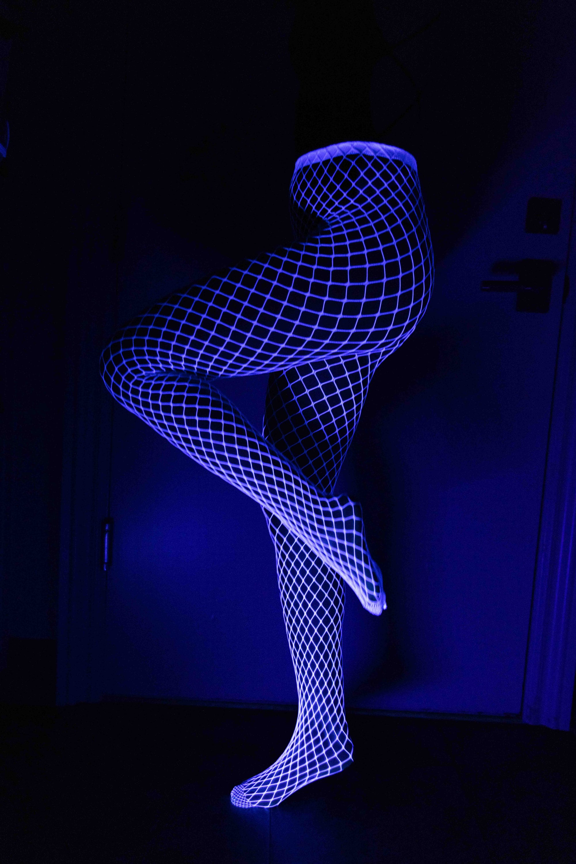 della weaver add glow in the dark fish nets photo