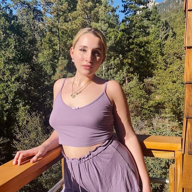 harley quinn smith boobs