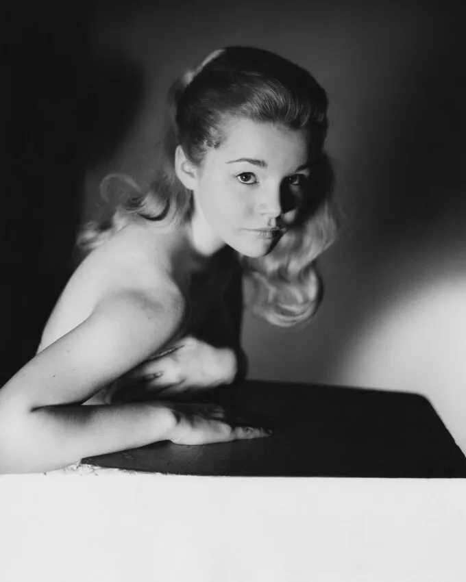 chis alexandra add tuesday weld topless photo