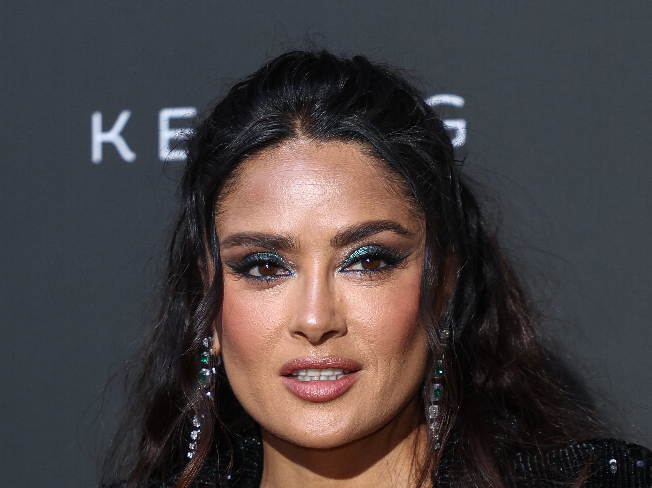 bj forgy recommends Salma Hayek Nipple Slips