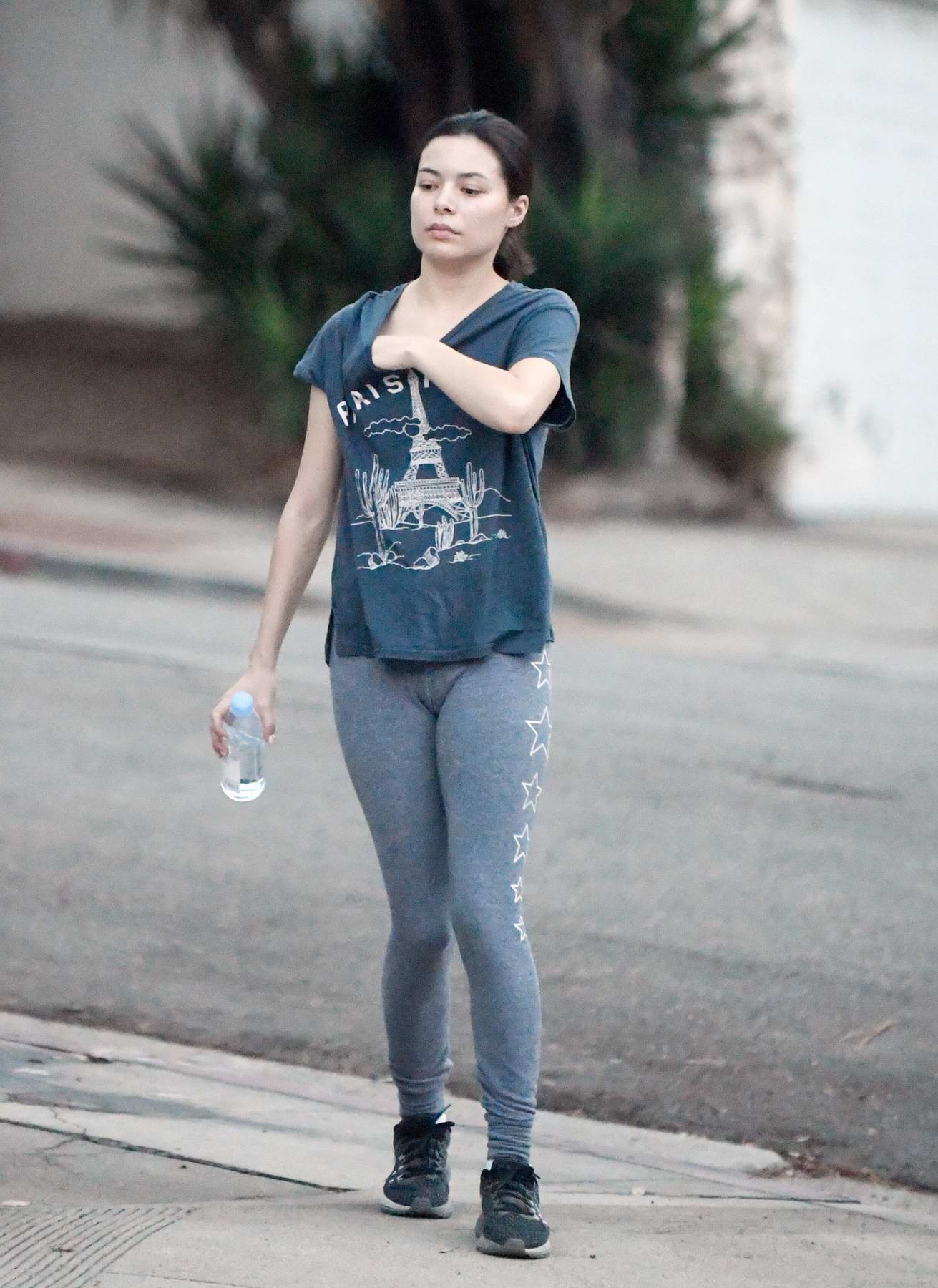 cassandra hunsucker share miranda cosgrove in bakini photos