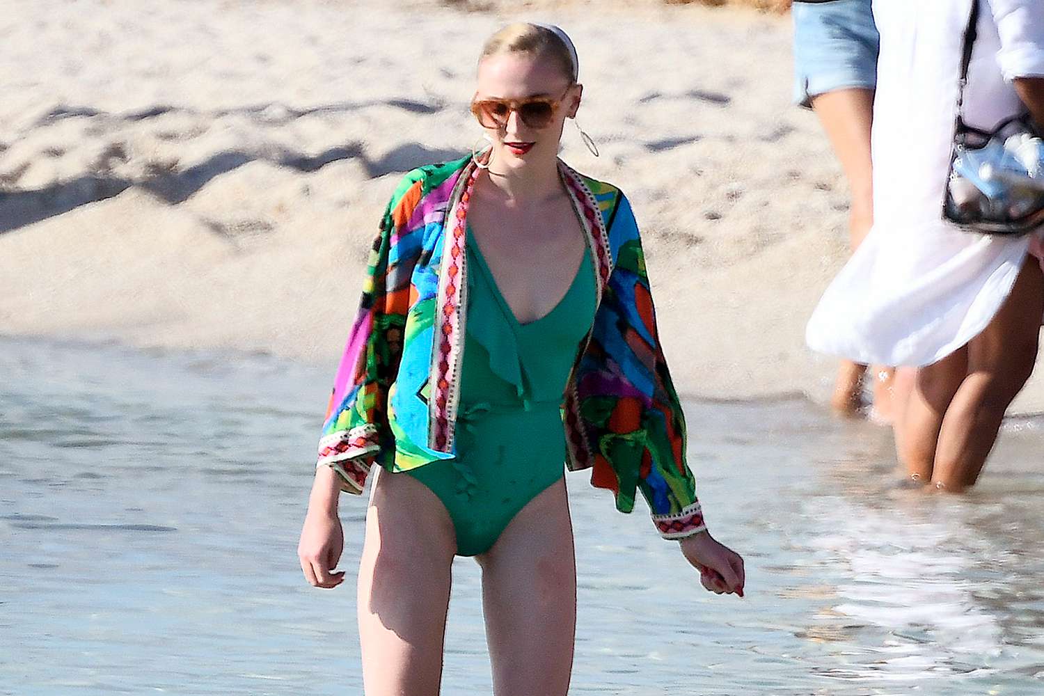 deejay tipsy recommends Sophie Turner In A Bikini