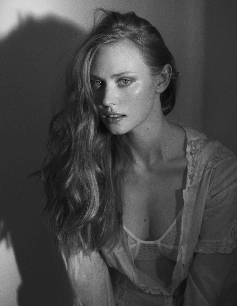 christine laurel recommends deborah ann woll bikini pic