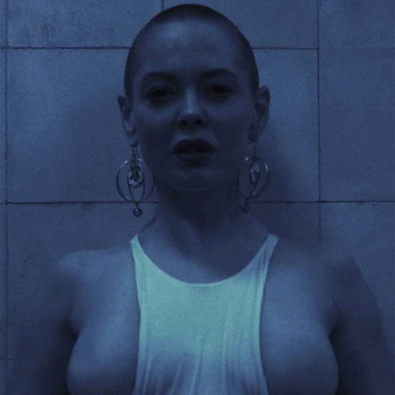 amy money recommends rose mcgowan boobs pic