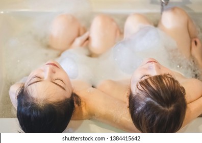 dick lotz recommends Hot Lesbians In Bathtub