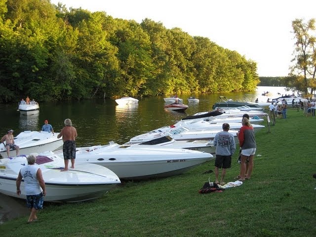 ayesha julka recommends hardy dam hot boat weekend pic