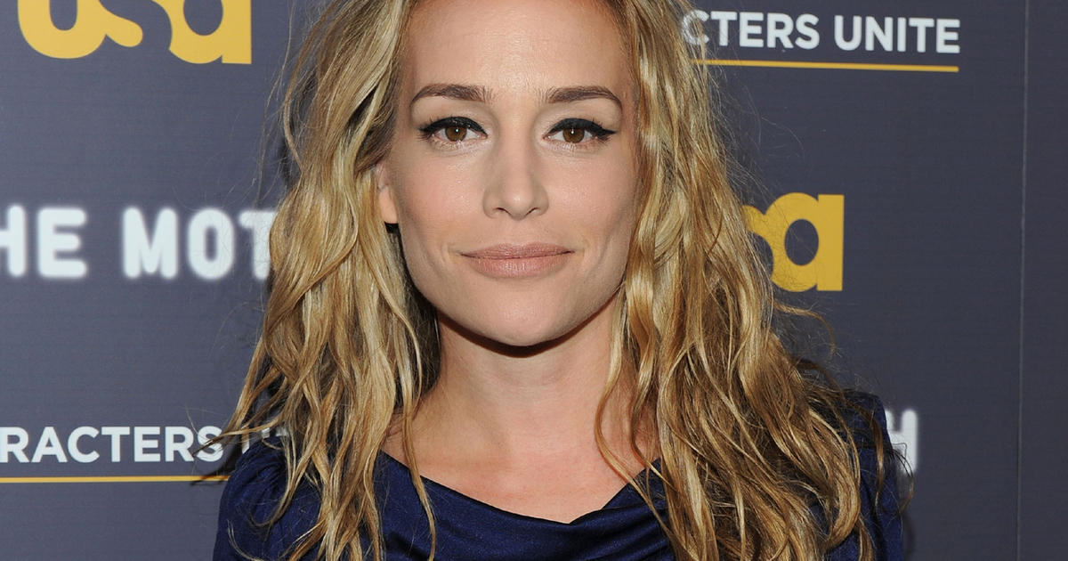 chris grandy recommends Piper Perabo Bisexual
