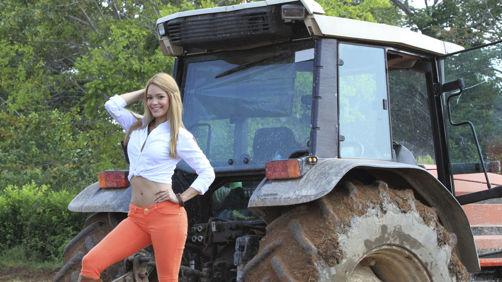 christiaan de goede add photo hot women on tractors