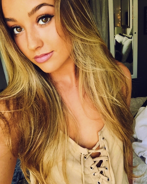 hot blonde teen selfie