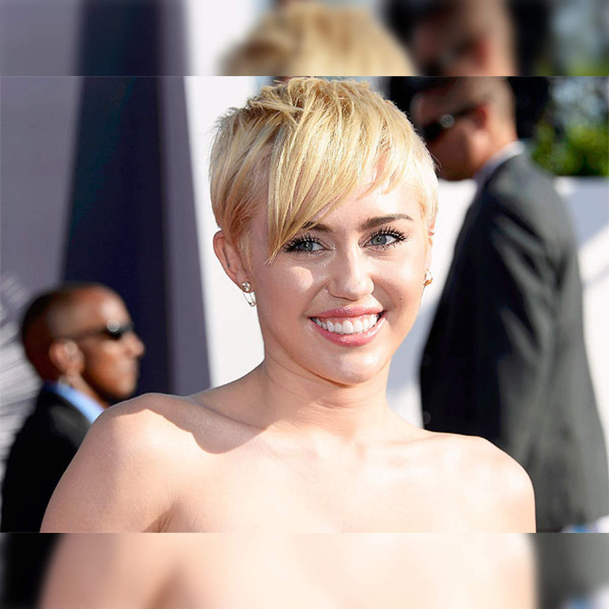 chika nnanna recommends miley cyrus xxx movies pic