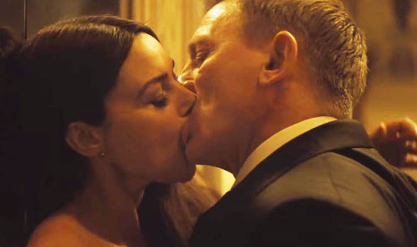 monica bellucci love scene