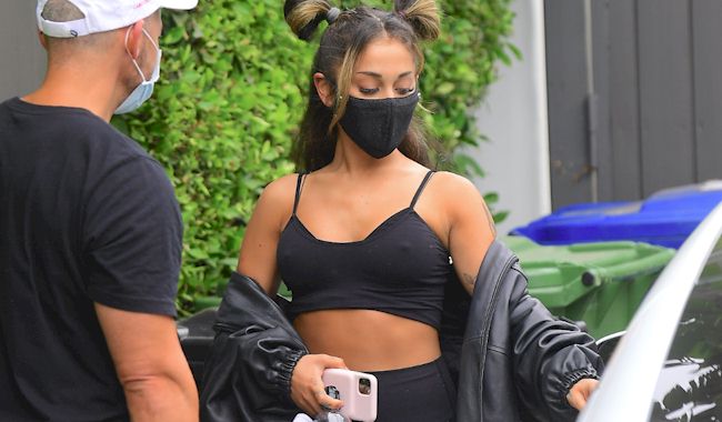 chudsta man share ariana grande nipple slip photos