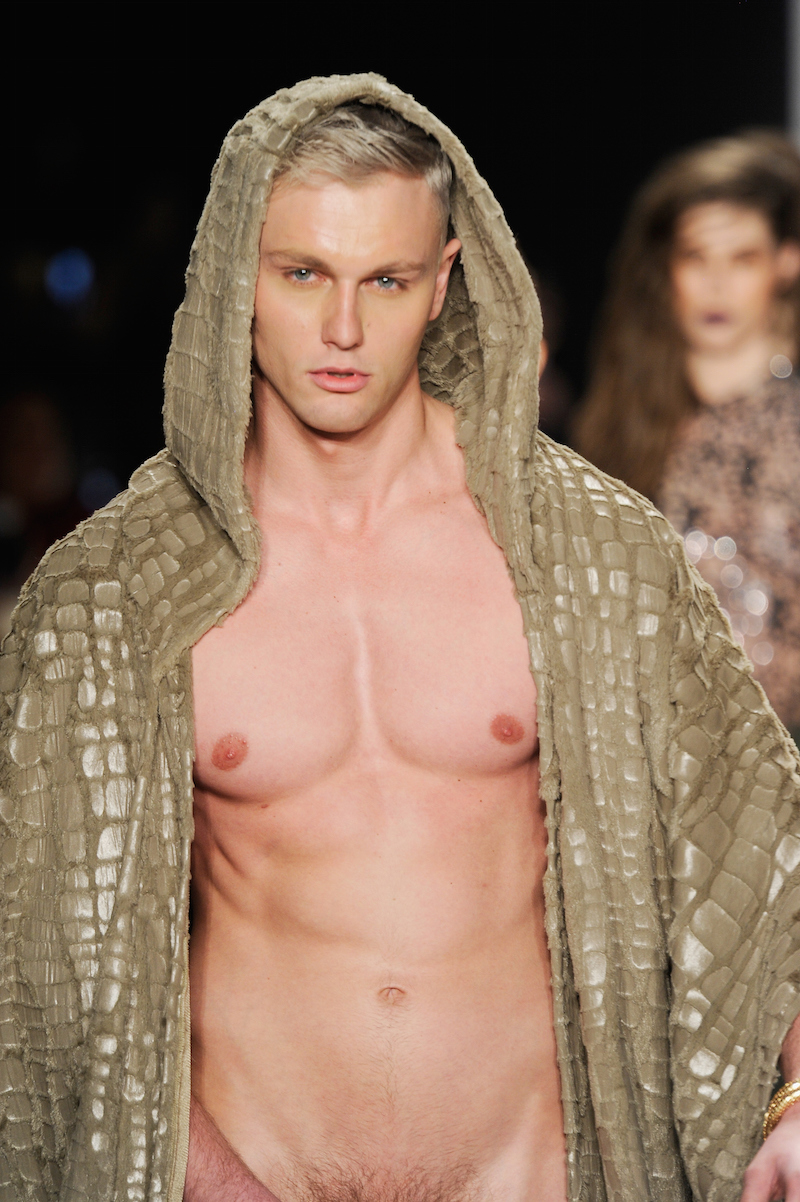 chantel rayner recommends Naked Men On Catwalk