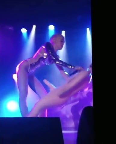 abdulmumin jimoh add miley cyrus gives blowjob on stage photo