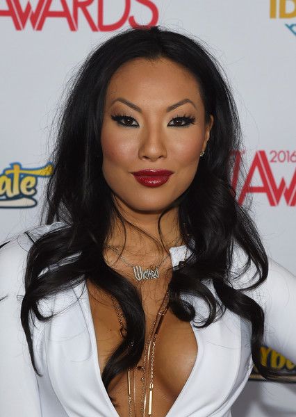 chris allee recommends asa akira no makeup pic