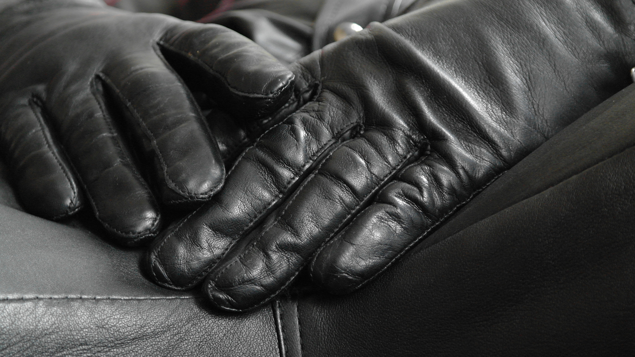 dan petermann recommends Addicted To Gloves Tumblr