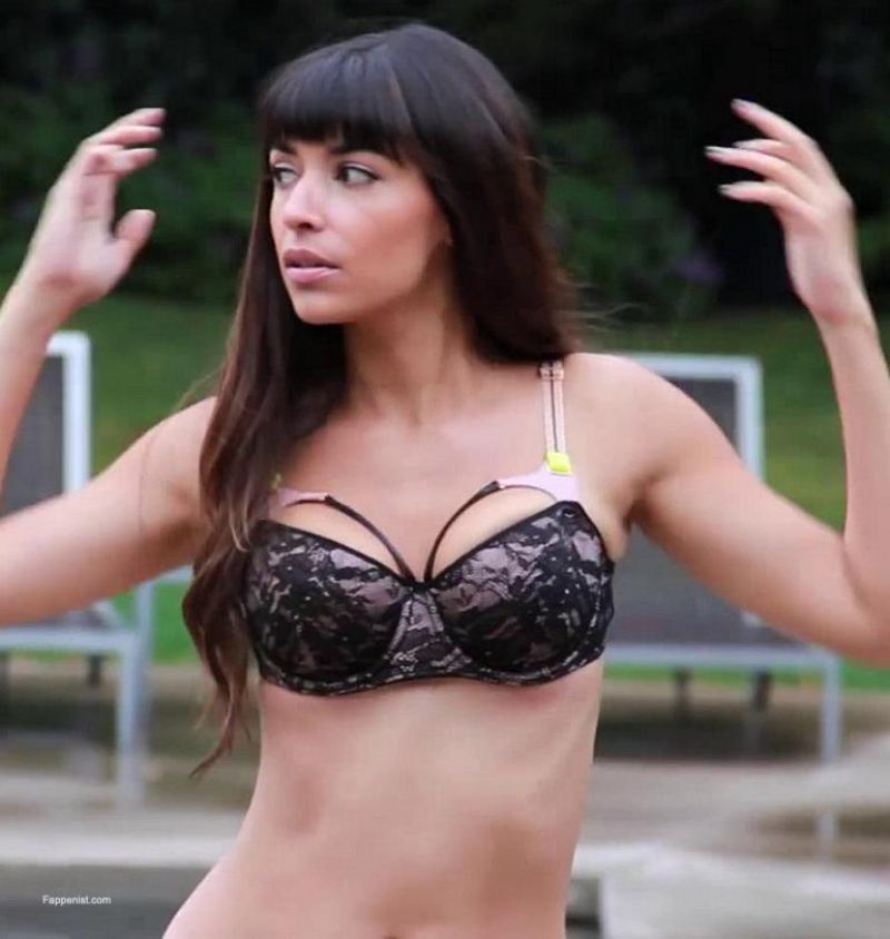 deloris mckenzie recommends hannah simone naked pic