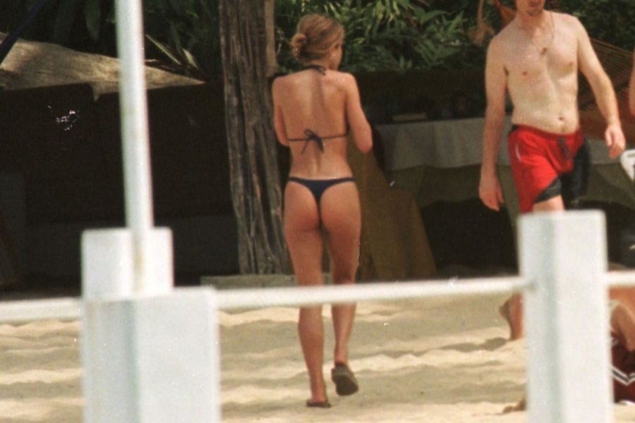 jennifer aniston topless pics