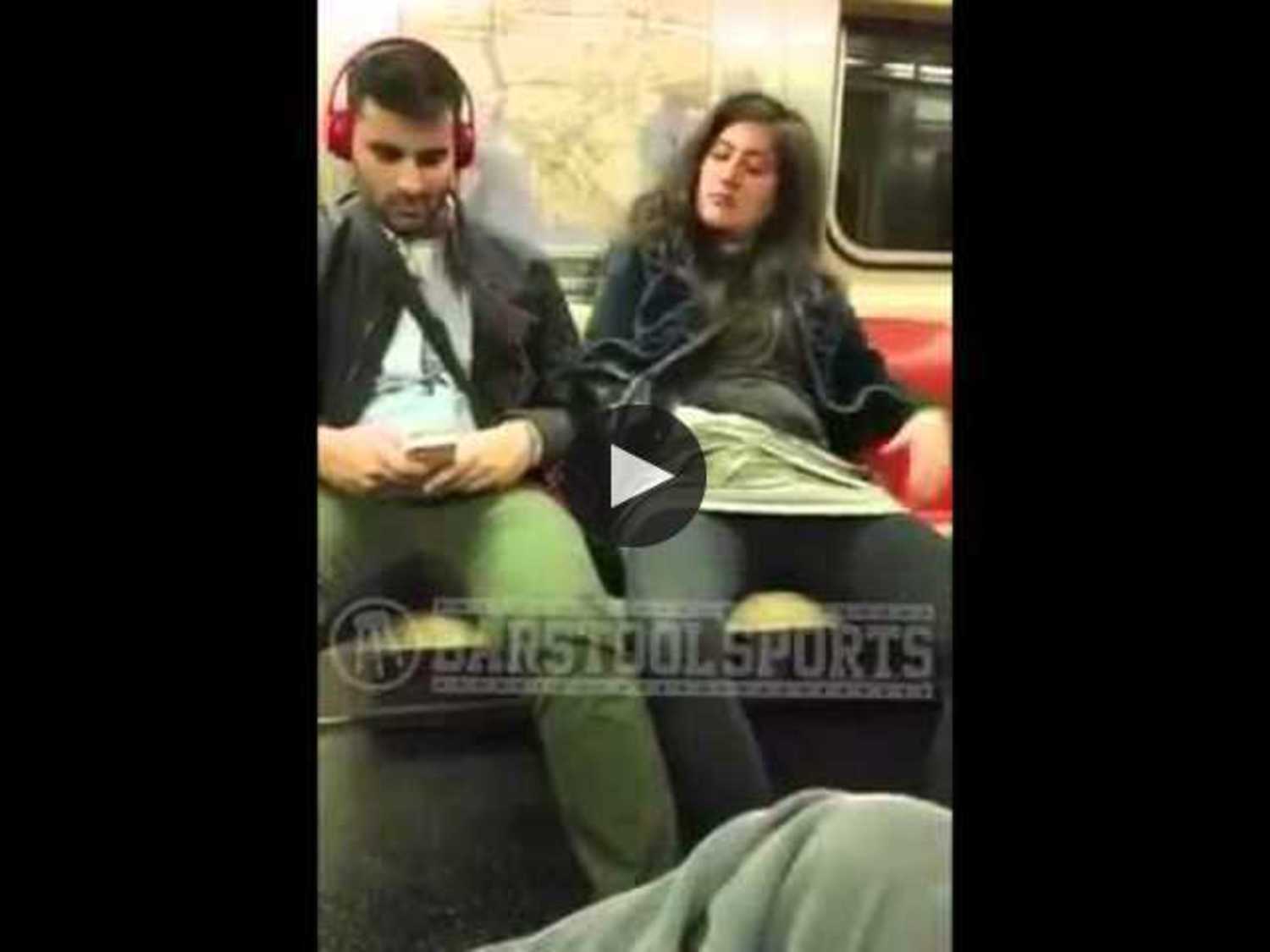 bill sager recommends Woman Masturbates On Subway