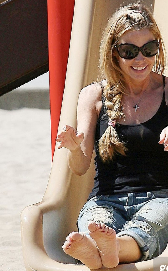 daniel greenwell recommends denise richards toes pic