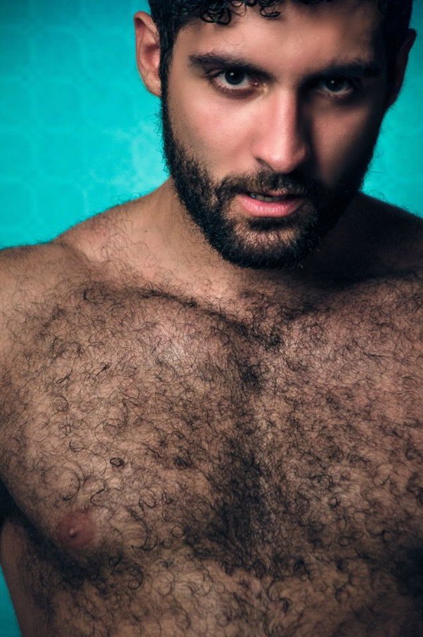 Hairy Middle East Men la foret