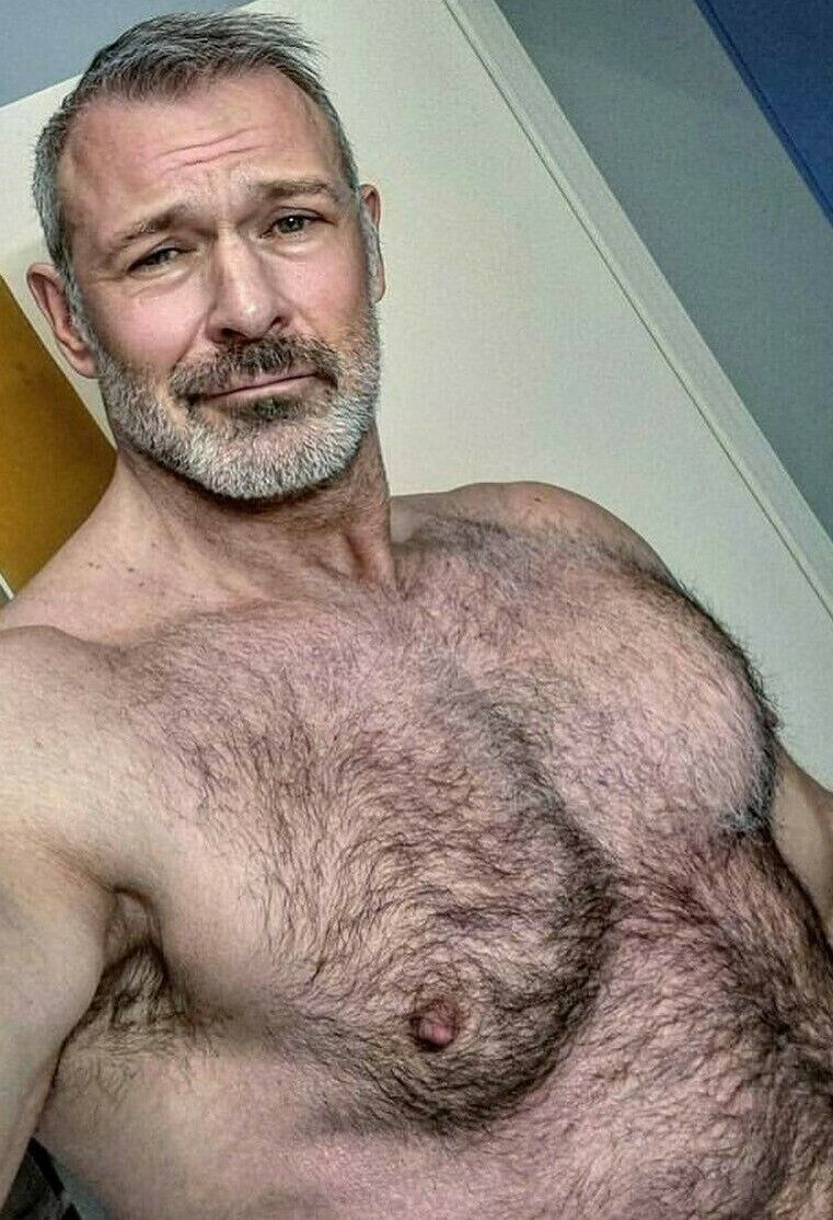 charlie sickels add old hairy men nude photo