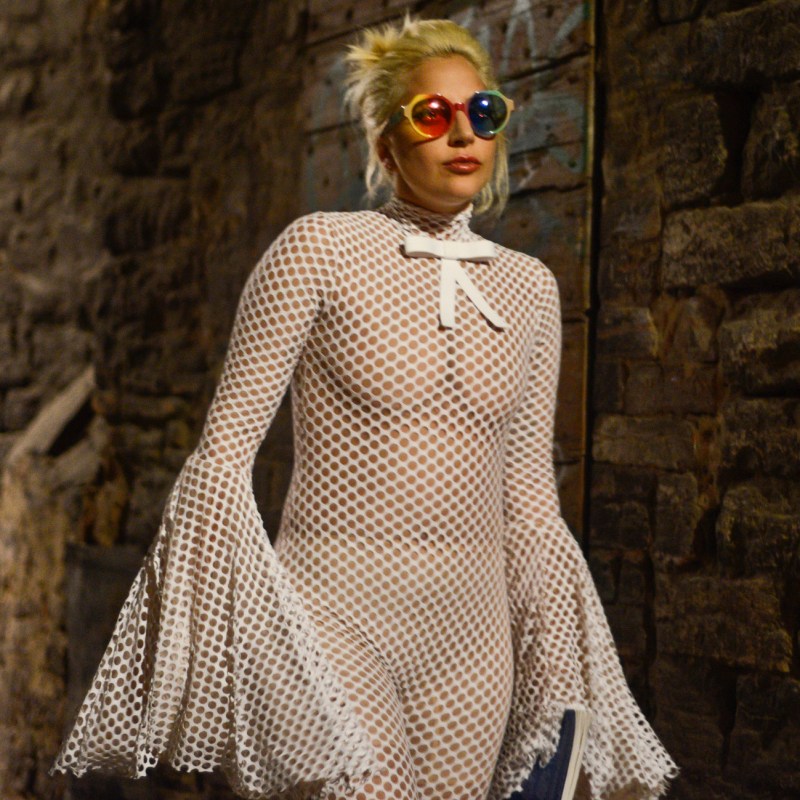 Lady Gaga Boobs A Star Is Born ingoio fidanzata