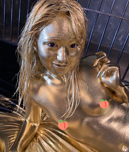 bright sefa recommends gold body paint sex pic