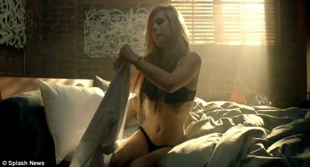 avril lavigne sex scene