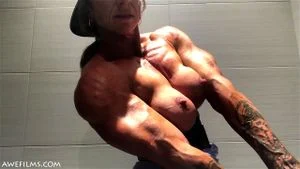 annie nolan recommends huge muscle women porn pic