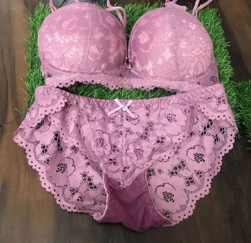 amanda marie pirtle share pink lace panties and bra photos