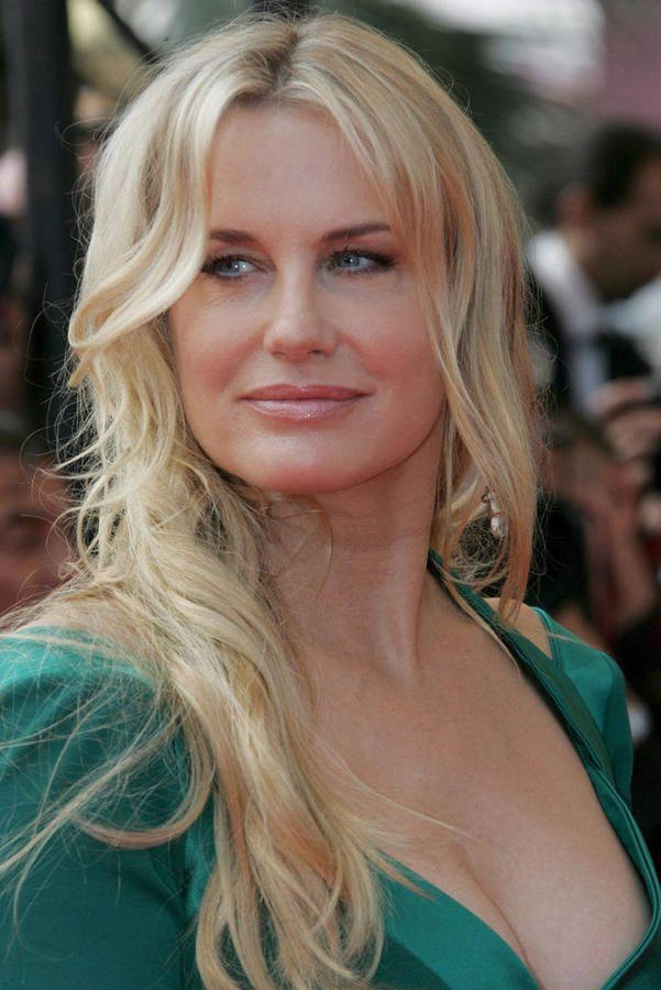 cara law recommends daryl hannah sexy pic