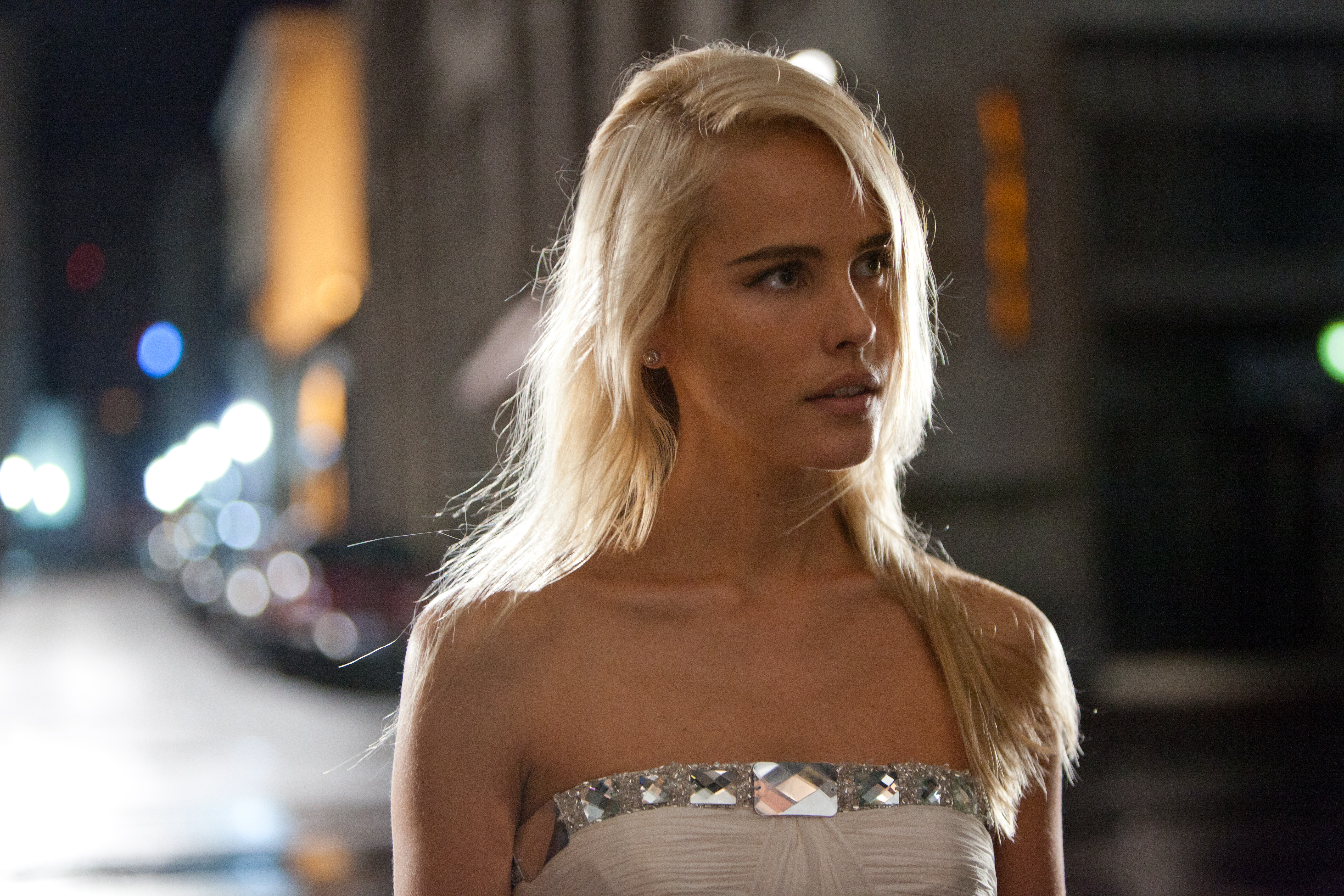 cailey anderson recommends isabel lucas the loft gif pic