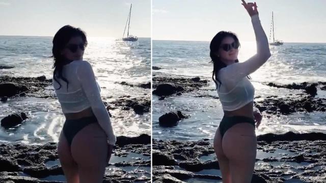 alex mwathi add photo ariel winter booty pic