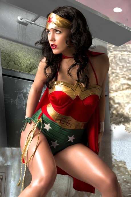 candice brennan recommends wonder woman nude images pic