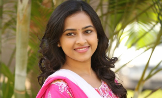 alex pastran add photo sri divya selfie bathroom