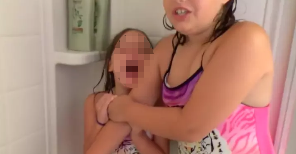 Best of Mom and daughter peeing