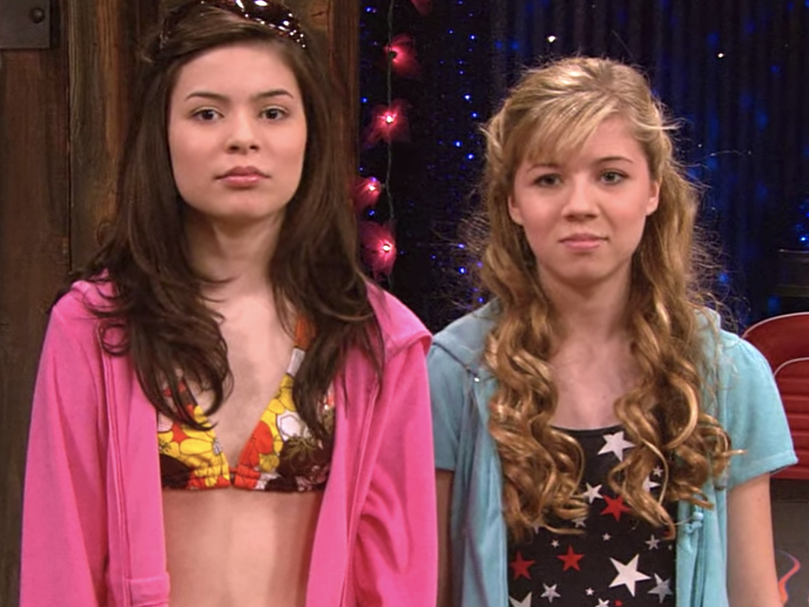 chris pettis recommends young miranda cosgrove nude pic