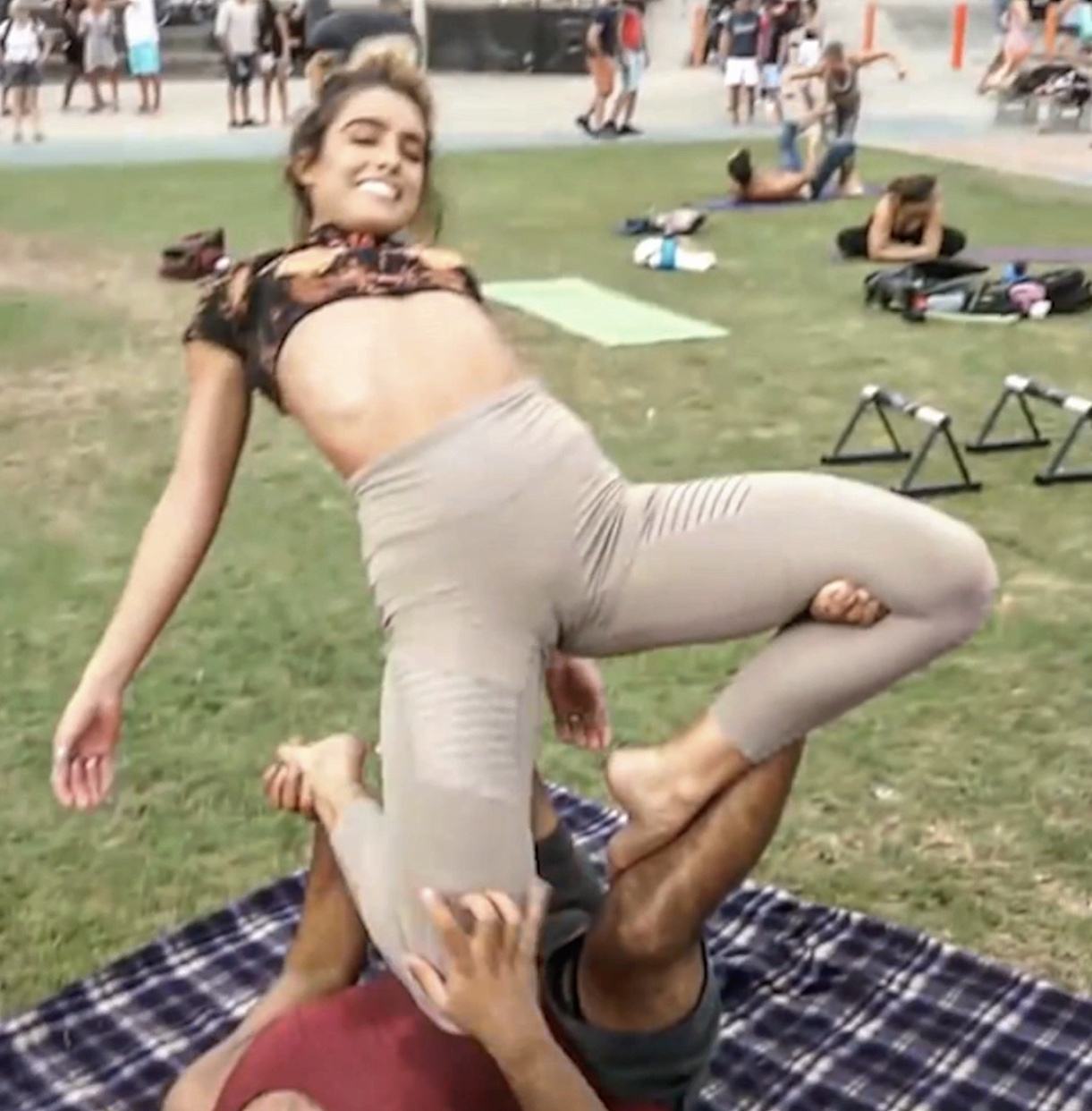 alex deardorff recommends Sommer Ray Cameltoe