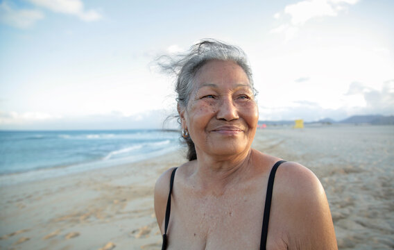 diana pelletier recommends Granny At Nudist Beach