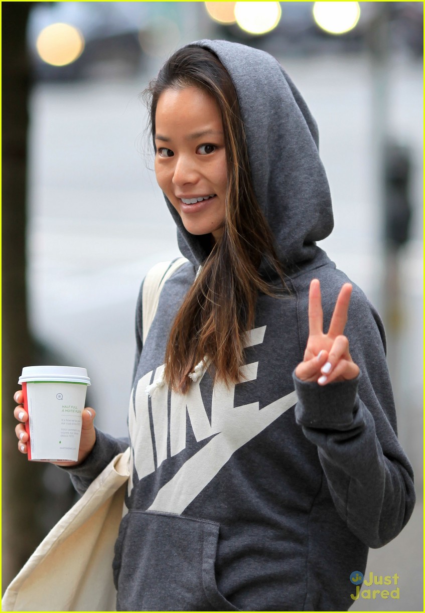 akma ema recommends Jamie Chung Cameltoe