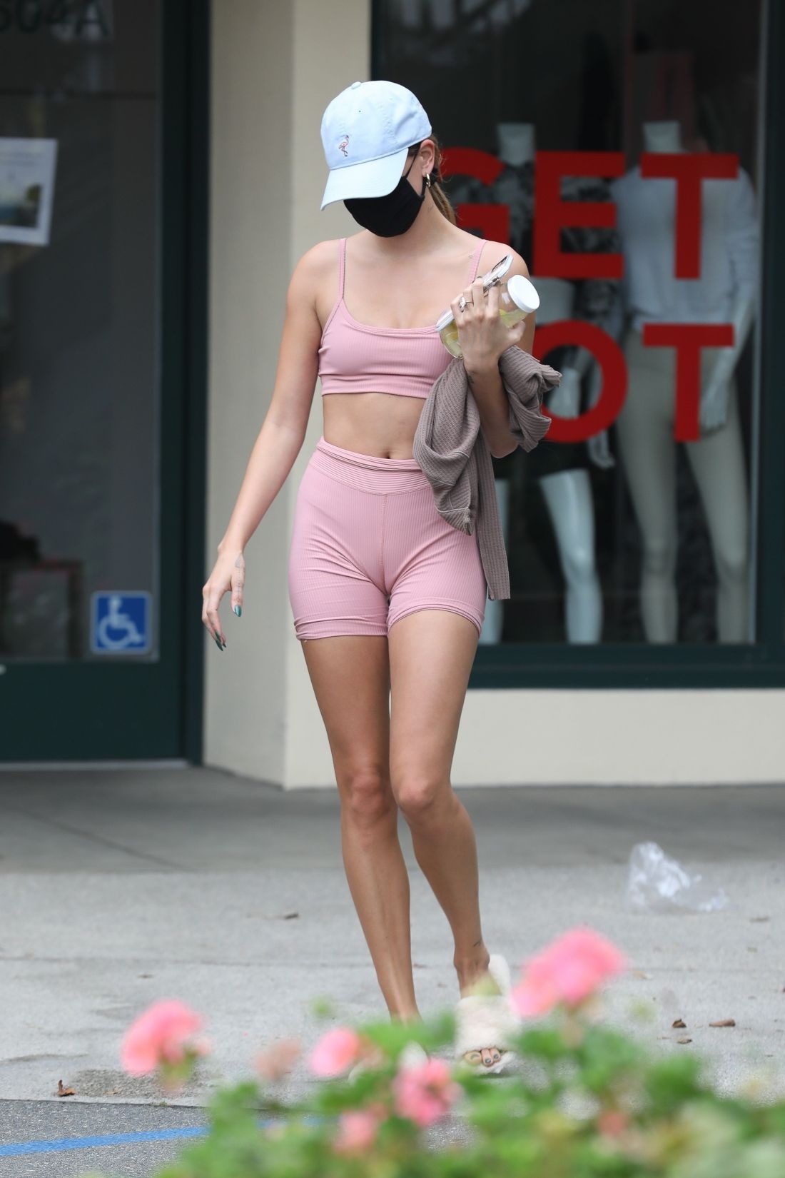 anita gregoire add kira kosarin camel toe photo