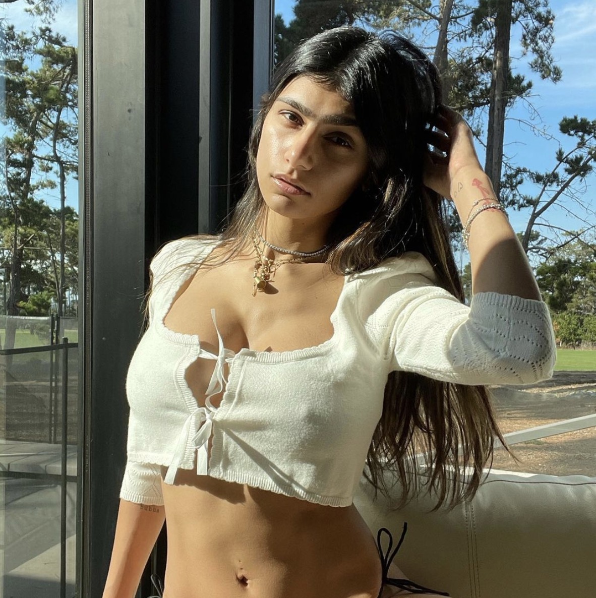 angelika thornton recommends mia khalifa official facebook pic