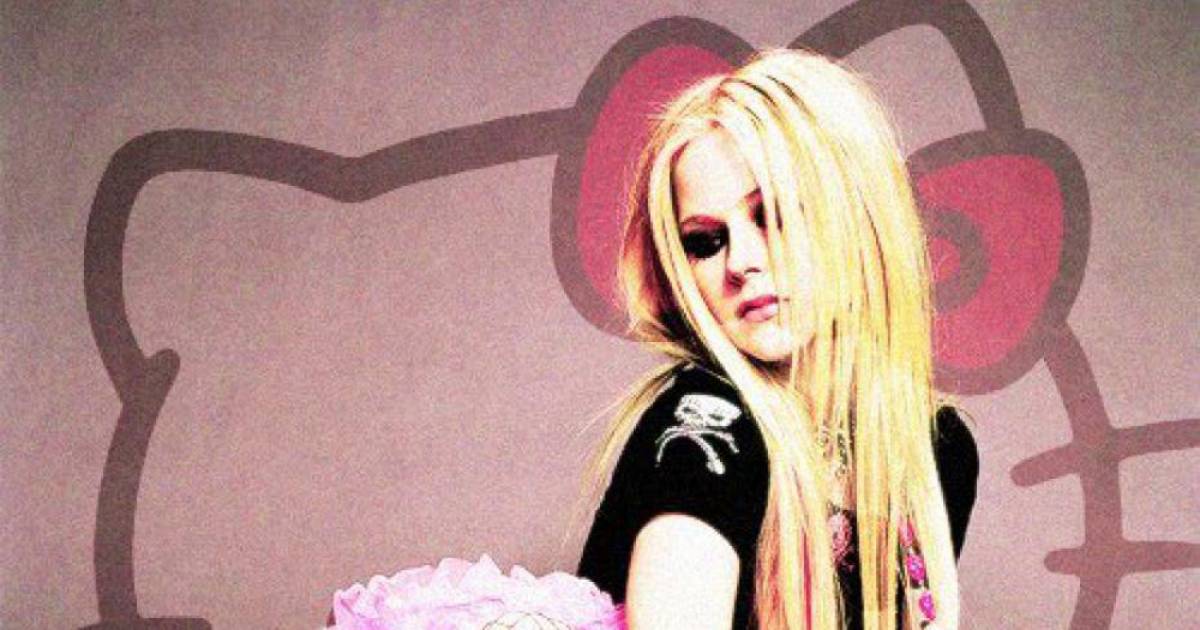 desmond mcdade recommends avril lavigne pussy pics pic