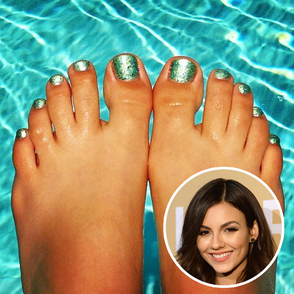 Celebrities With Pretty Feet iy lhoxo