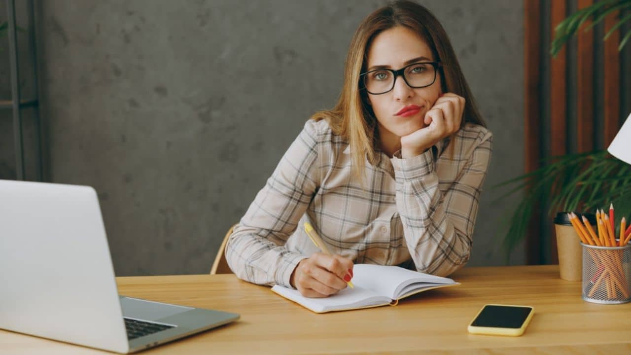 ashraful karim rakib recommends women bored at work pic