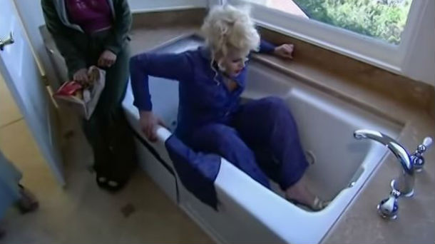 clifton curtis recommends Anna Nicole Smith Bath