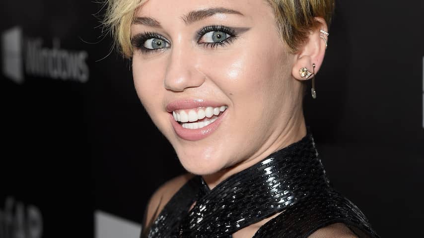 christine xavier recommends Miley Cirus Porn Video