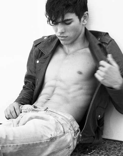 dave gasper recommends Max Schneider Nude